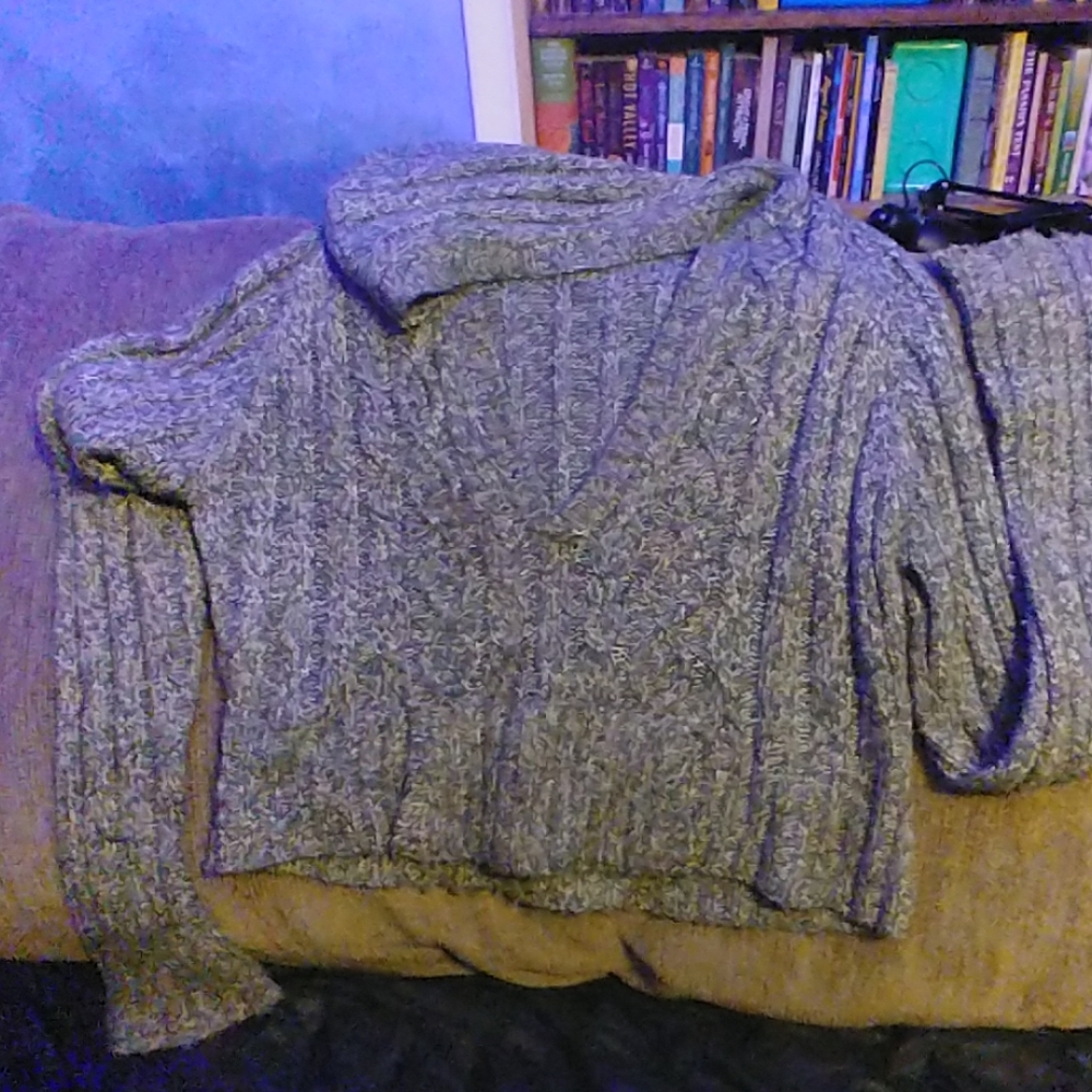 Girl's Extra Long Sleeve Crop Sweater